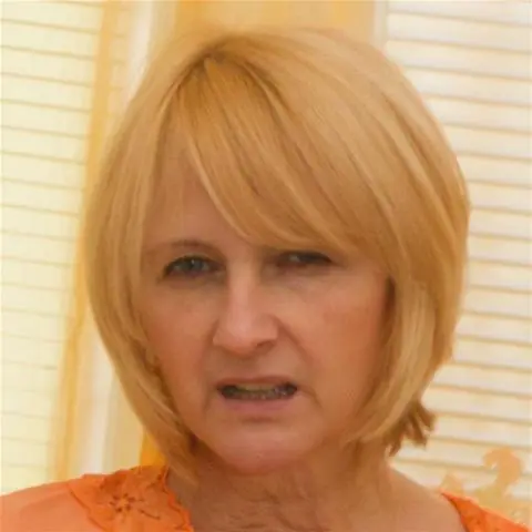 démonikusLány image 1